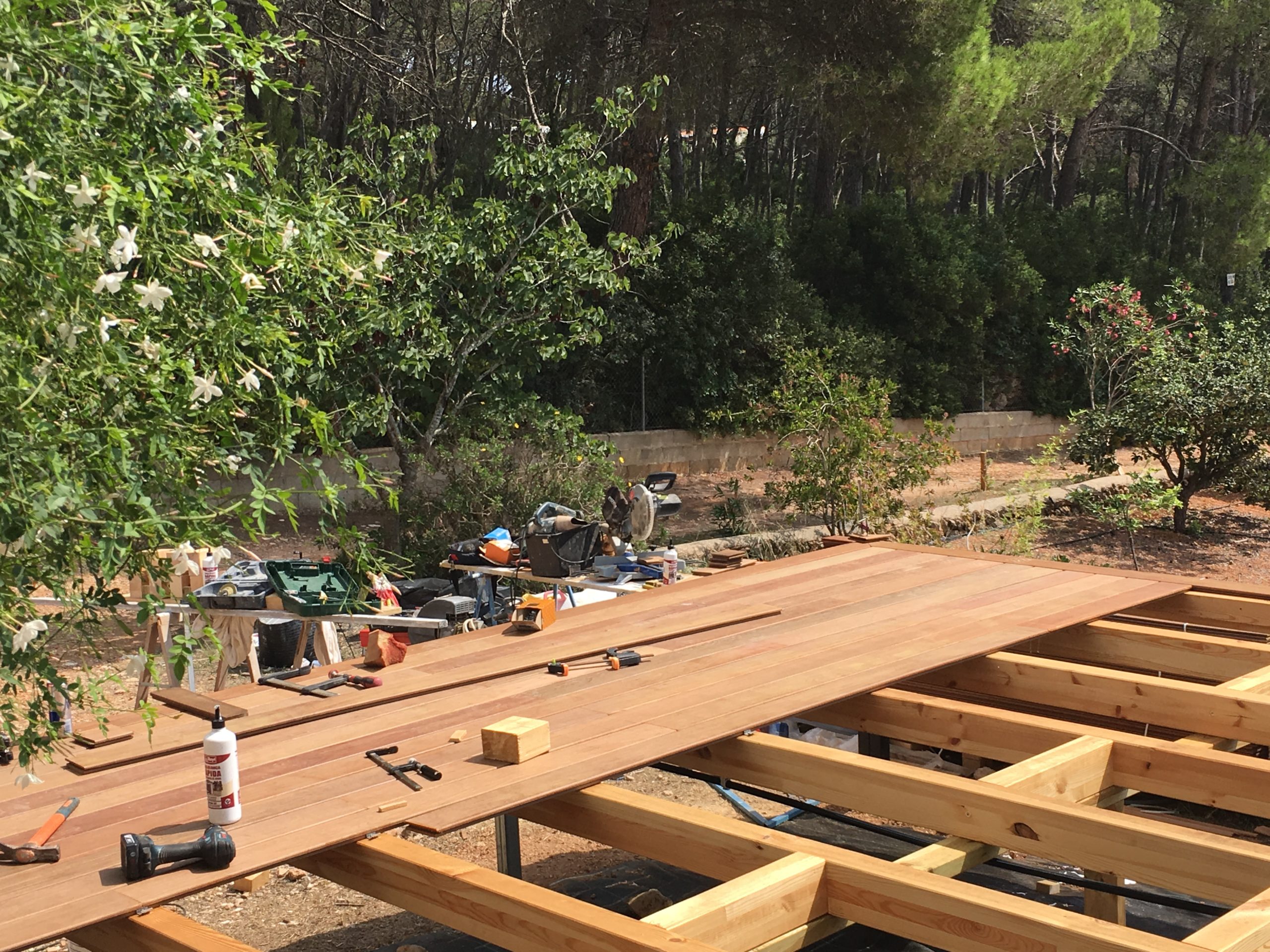 Construction d'une terrasse en bois à Ibiza